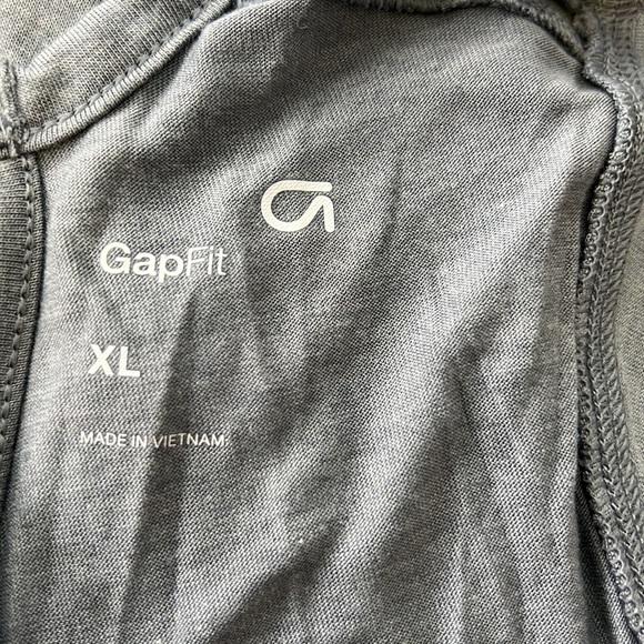 Gap fit open Back Long sleeve Gray top Size XL - Picture 7 of 7